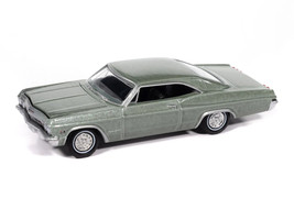 1965 Chevrolet Impala SS 396 Willow Green Metallic Vintage Muscle Series 1/64 Diecast Model Car Auto World 64512-AWSP193B