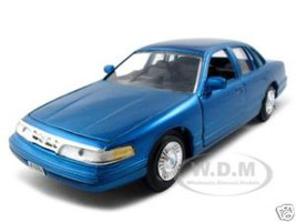  1998 Ford Crown Victoria Blue 1/24 Diecast Model Car Motormax 76102