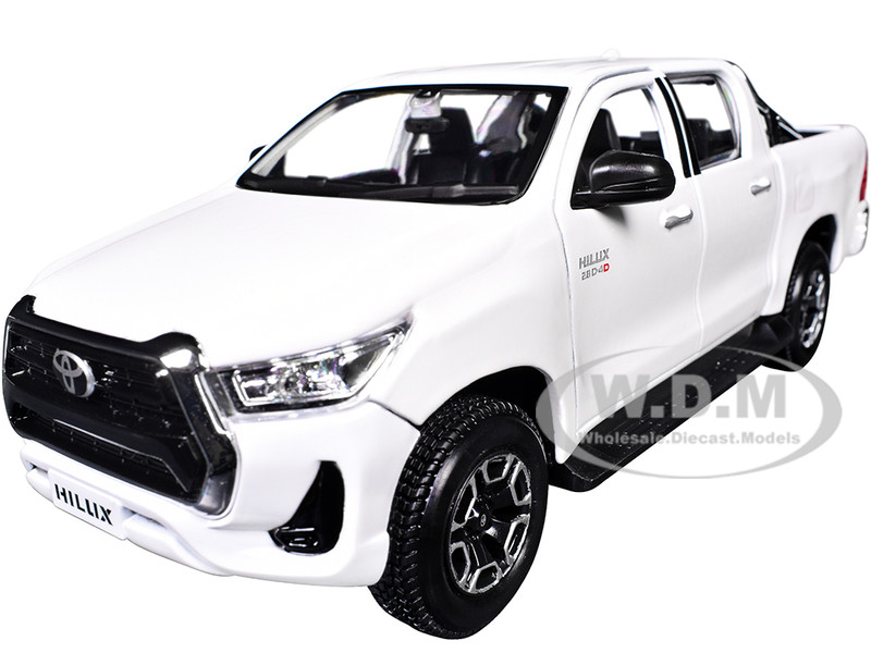 Toyota Hilux Pickup Truck White Special Edition Series 1/27 Diecast Model Car Maisto 32920WH