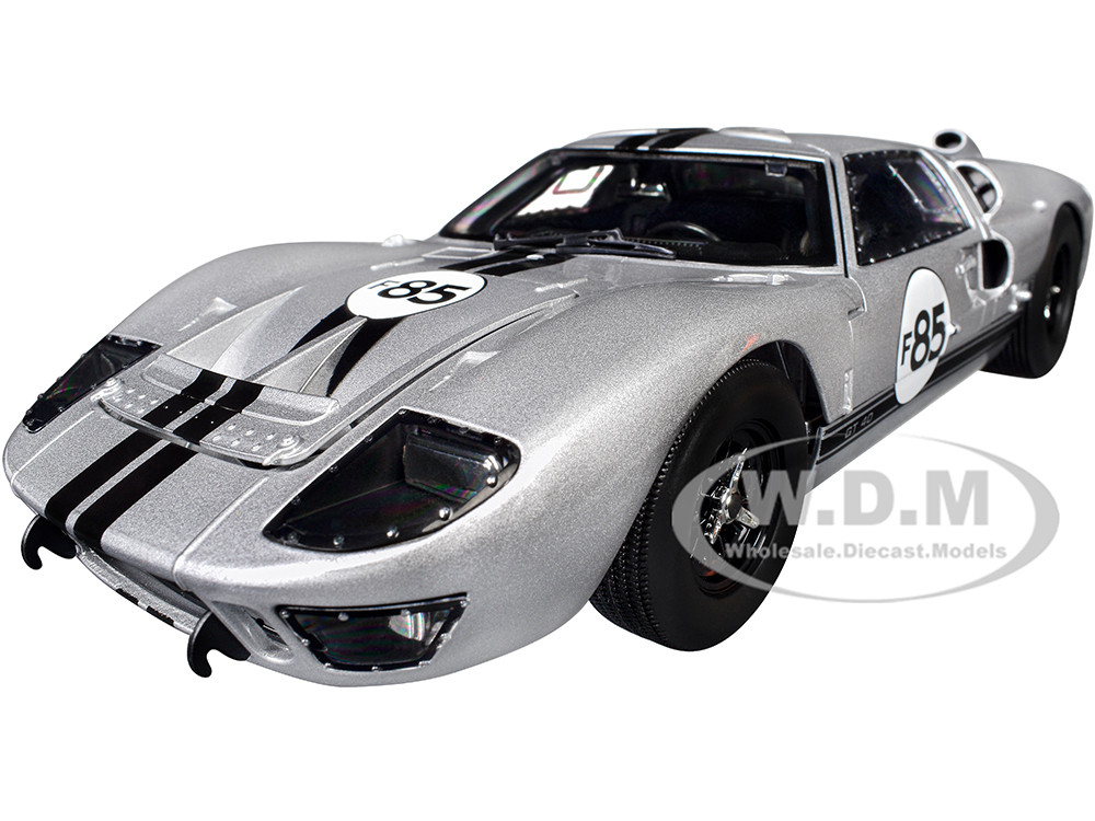 1966 Ford GT-40 MKII #F85 Silver Metallic with Black Stripes 1/18