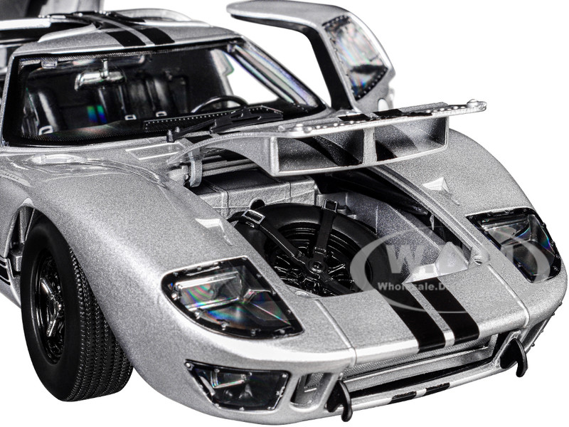 1966 FORD GT-40 MKII #F85 SILVER 1/18 DIECAST MODEL CAR BY ACME