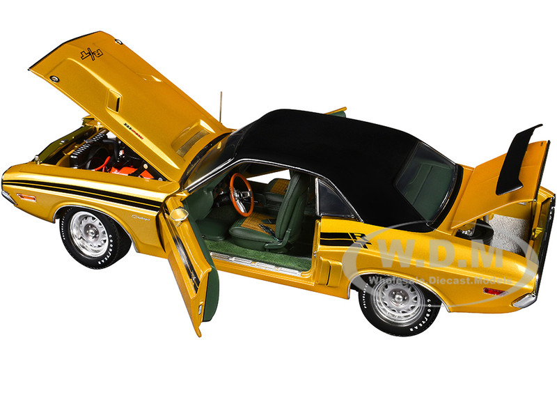 1971 Dodge Challenger R/T GY8 Gold Metallic with Black Stripes and