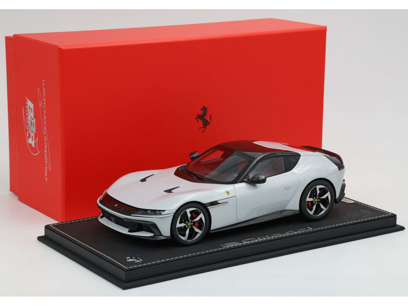 Ferrari 12Cilindri Bianco Artico Artic White with Black Top with DISPLAY CASE Limited Edition to 48 pieces Worldwide 1/18 Model Car BBR P18248B