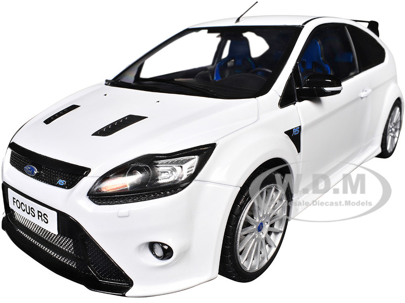 美品　MINICHAMPS 1/18 フォード エスコート RS ホワイト 2009 FORD FOCUS RS MK2 FROZEN WHITE 1/18 DIECAST MODEL CAR BY