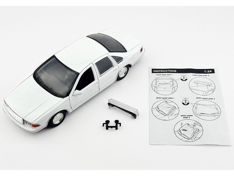 1993 Chevrolet Caprice Police Car Unmarked White Custom Builder s Kit Series 1/24 Diecast Model Car Motormax 76438BB-W