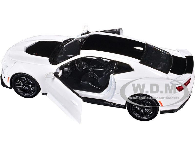 2017 Chevrolet Camaro ZL1 White 1/24 Diecast Model Car by Motormax
