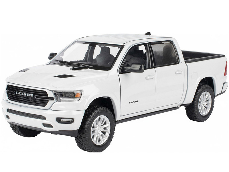 2019 RAM 1500 Laramie Crew Cab Pickup Truck White Timeless Legends Series 1/24 Diecast Model Car Motormax 79357W