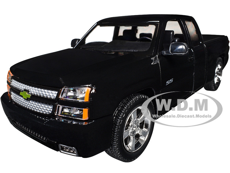 2006 Chevrolet Silverado SS Pickup Truck Black Timeless Legends Series 1/25 Diecast Model Car Motormax 79394BK