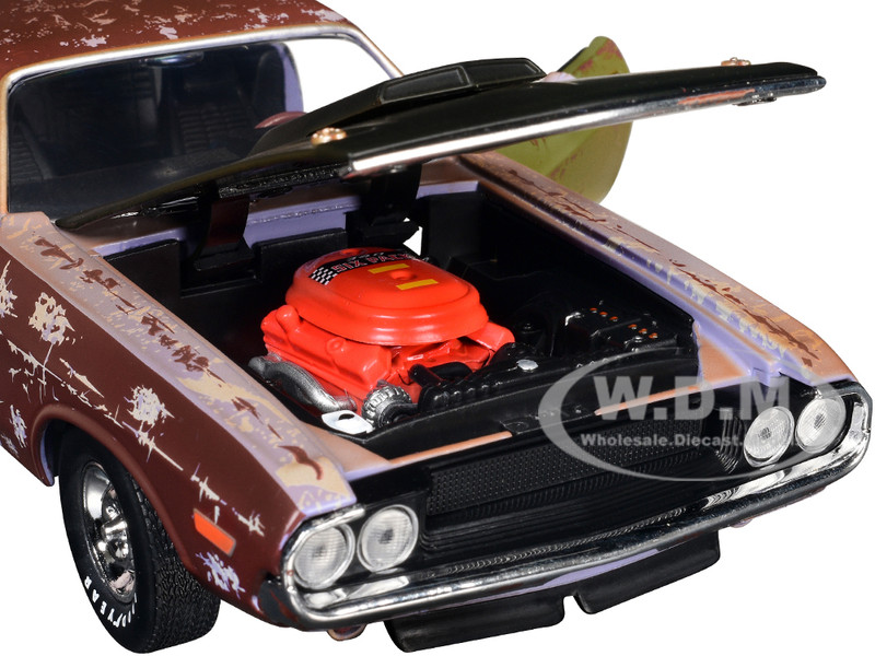 1970 DODGE CHALLENGER R/T RUSTED 1/24 DIECAST MODEL CAR BY M2