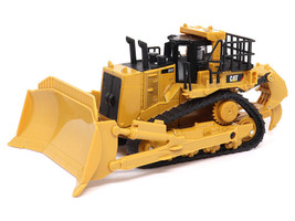CAT Caterpillar D11T Dozer Yellow 1/64 Diecast Model Diecast Masters 84648