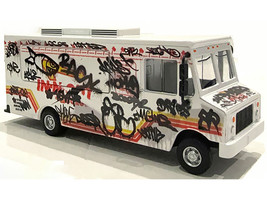 Food Truck The Graffiti Truck White with Graphics 1/64 Diecast Model American Diorama AD-70102MJ