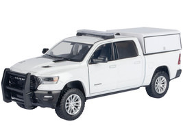 2019 RAM 1500 Laramie Crew Cab Pickup Truck with Truck Bed Camper White Custom Builder s Kit Series 1/27 Diecast Model Car Motormax 76817W