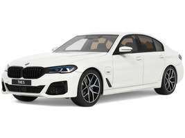 2023 BMW 545e xDrive M Sport Alpine White 1/18 Model Car GT Spirit GT496