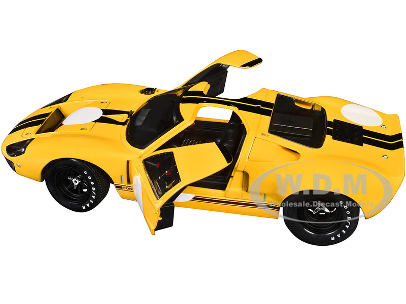 1968 FORD GT40 MK1 YELLOW 1/18 DIECAST MODEL CAR BY SOLIDO