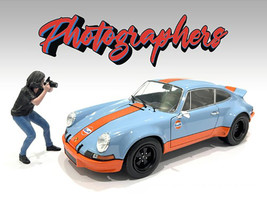 Photographers Figure #4 for 1/24 Scale Models American Diorama AD-25304