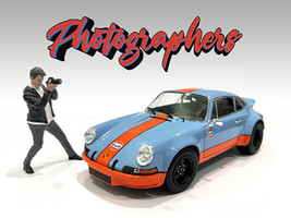 Photographers Figure #6 for 1/24 Scale Models American Diorama AD-25306