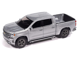 2019 Chevrolet Silverado High Country Pickup Truck Silver Ice Metallic Muscle Trucks Series 1/64 Diecast Model Car Auto World 64532-AWSP215B