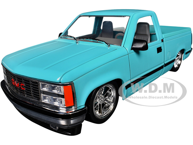 M2 1988 GMC シエラ　1500 - カスタム 1988 GMC SIERRA 1500 CUSTOM PICKUP LIGHT BLUE 1/24 DIECAST BY M2