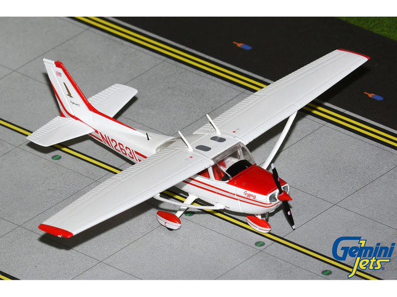 Cessna 172 Skyhawk Aircraft "N12631" Red and White "Gemini General Aviation" Series 1/72 Diecast Model Airplane by GeminiJets GGCES021