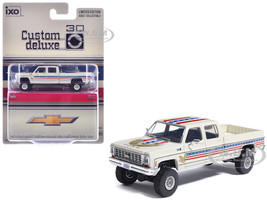 1976 Chevrolet Custom Deluxe K30 Fleetwood Pickup Truck July 4th Exclusive White with Graphics 1/64 Diecast Model Car IXO Models IA64032
