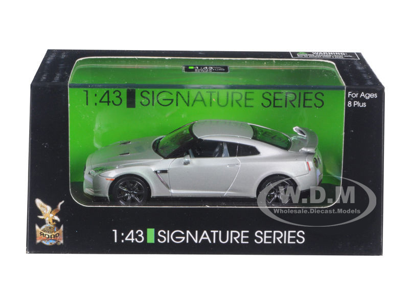 Nissan Gt R R35 Silver 1 43 Diecast Model Car By Road Signature