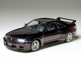 Model Kit Nissan Skyline GT R V Spec 1/24 Scale Model Tamiya TAM-24145