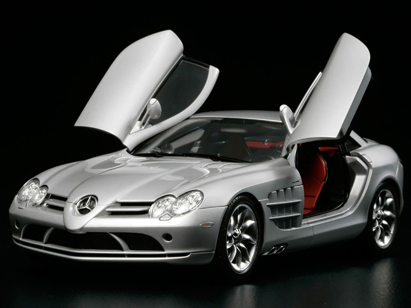 Model Kit Mercedes Benz SLR McLaren 1/24 Scale Model Tamiya TAM-24290