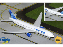 Boeing 777 200ER Commercial Aircraft with Flaps Down United Airlines N798UA White with Blue Tail Gemini 200 Series 1/200 Diecast Model Airplane GeminiJets G2UAL1260F