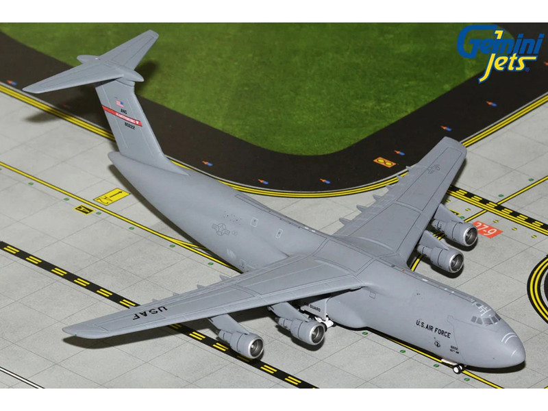 Lockheed C 5A Galaxy Transport Aircraft Martinsburg Air Force Base United States Air Force 68 0222 Gray Gemini Macs Series 1/400 Diecast Model Airplane GeminiJets GMUSA152