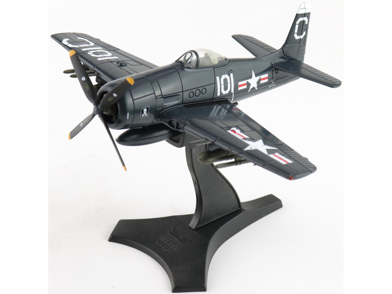 Grumman F8F 2 Bearcats Fighter Aircraft 121717 VF 61 Jolly Rogers 1949 United States Navy SkyMax Flying Heroes Series 1/72 Diecast Model Hobby Master SM1013