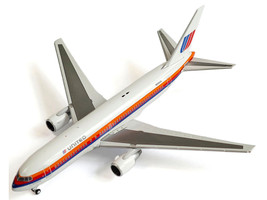 Boeing 767 200 Commercial Aircraft United Airlines N606UA White with Stripes 1/400 Diecast Model Airplane V1:400 400019
