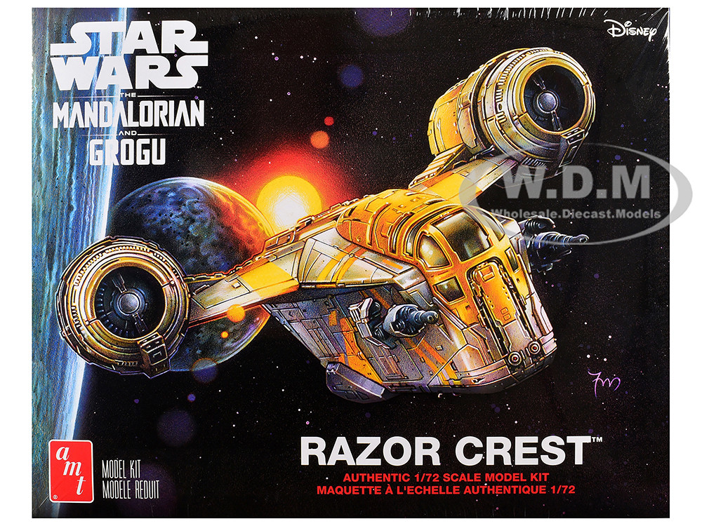 Skill 2 Model Kit Razor Crest Spaceship 