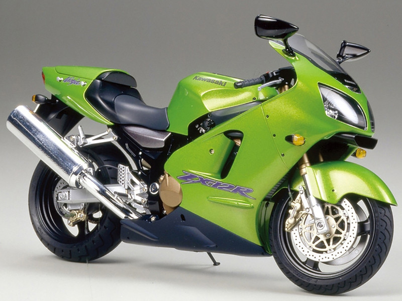 Model Kit Kawasaki Ninja ZX-12R Motorcycle 1/12 Scale Model Tamiya TAM-14084