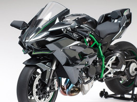 Model Kit Kawasaki Ninja H2R Motorcycle 1/12 Scale Model Tamiya TAM-14131