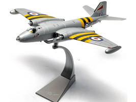 English Electric Canberra B 6 Aircraft WT370 Wg Cdr Paul Mallorie No 139 Squadron Operation Musketeer 1956 Royal Air Force The Aviation Archive Series 1/72 Diecast Model Corgi AA34711