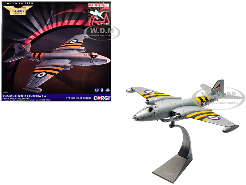English Electric Canberra B 6 Aircraft WT370 Wg Cdr Paul Mallorie No 139 Squadron Operation Musketeer 1956 Royal Air Force The Aviation Archive Series 1/72 Diecast Model Corgi AA34711