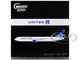 Boeing 767 400 Commercial Aircraft United Airlines N76064 White with Blue Tail Graphics Gemini 200 Series 1/200 Diecast Model Airplane GeminiJets G2UAL1445