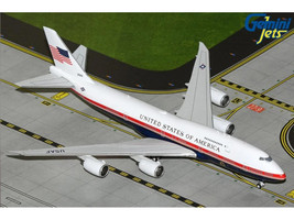 Boeing VC 25B Transport Aircraft Air Force One United States of America (31000) White and Blue with Red Stripes 1/400 Diecast Model Airplane GeminiJets GJAFO2401