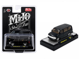1995 Chevrolet Astro Van Slow & Low Black Limited Edition to 6720 pieces Worldwide 1/64 Diecast Model Car M2 Machines 31500-MJS102