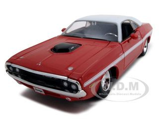 1970 Dodge Challenger R/T Coupe Red 1/24 Diecast Model Car  Maisto 31263