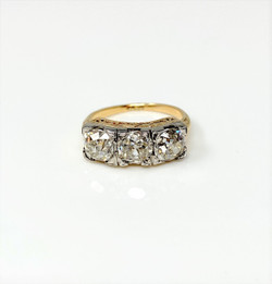 Spectacular Antique 3-Stone Old Mine Diamond & 18 Karat Yellow Gold Ring. 3.51 Carats TW Diamonds.