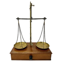 Antique English Victorian "W. & T. Avery" Mahogany and Brass Scale, Circa 1870-1880.