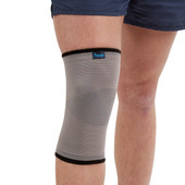 REDUCES PAIN AND PREVENTS FURTHER INJURY : This Knee support is ideal for preventing and supporting the knee before injury or to relieve pain and provide stabilisation for injured knees