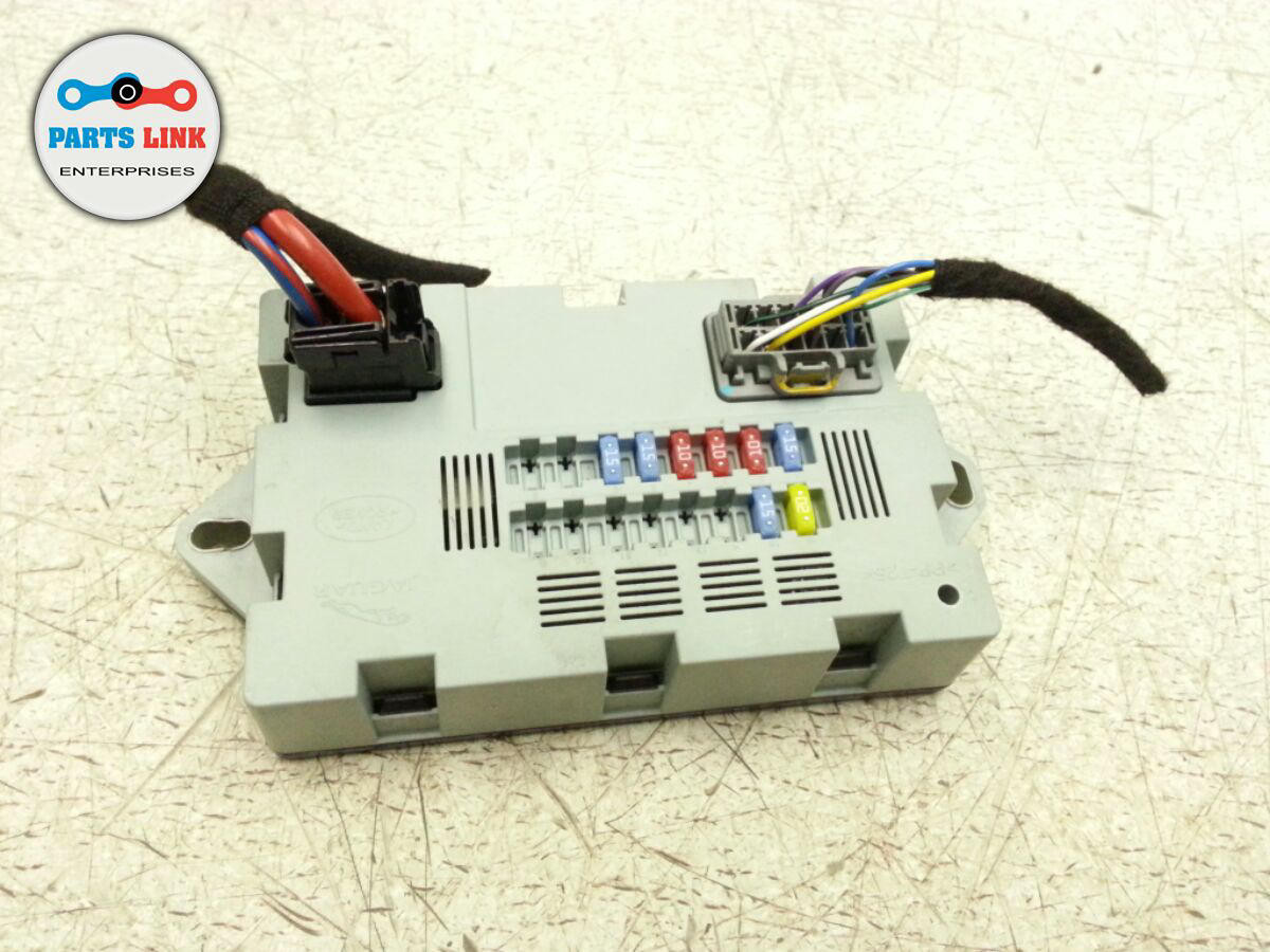 1518 LAND ROVER DISCOVERY SPORT REAR LEFT QUARTER FUSE BOX RELAY