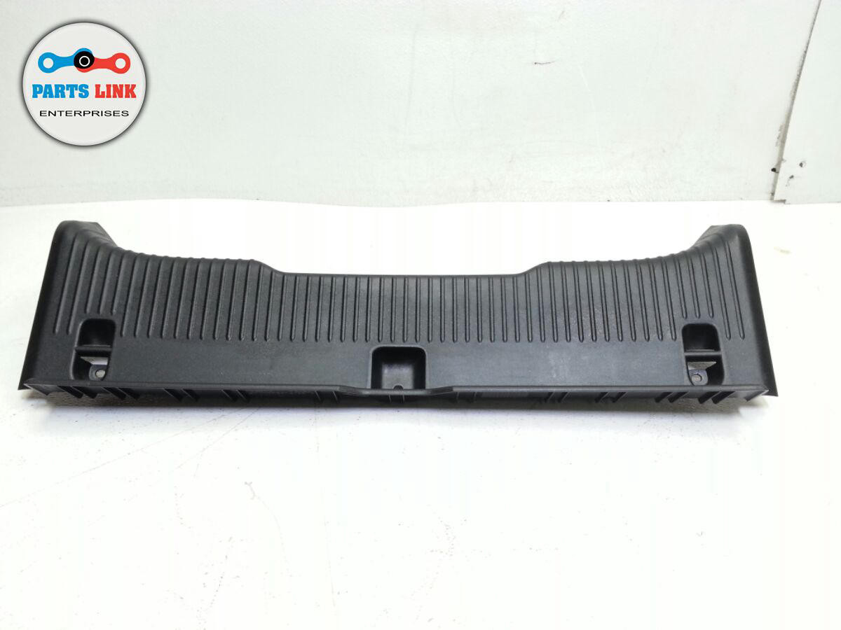 1013 JAGUAR XJ XJL XJL 351 REAR TRUNK TRIM PANEL COVER LATCH LOCK