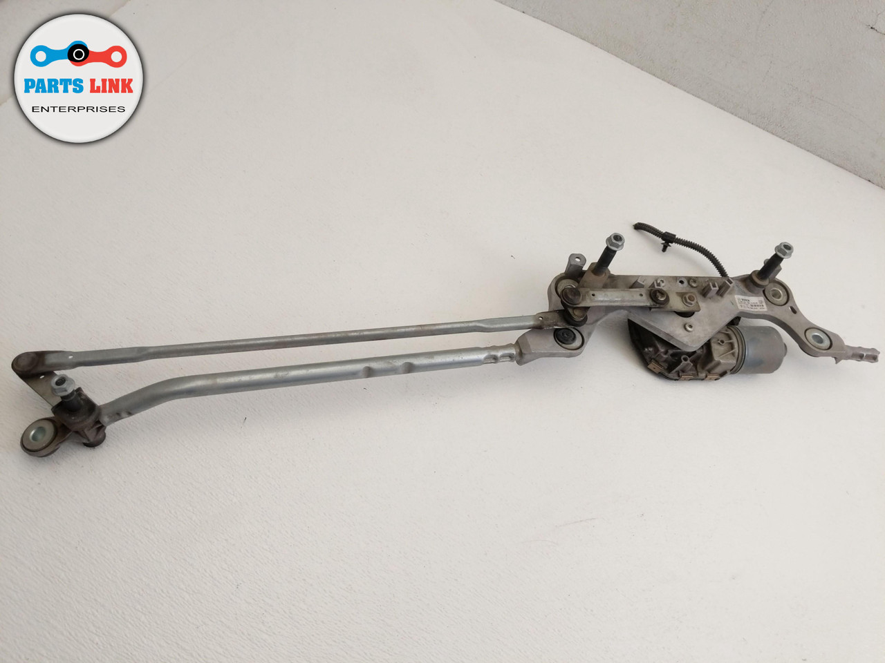 20112017 VOLKSWAGEN TOUAREG FRONT WIPER WINDSHIELD MOTOR W/ LINKAGE