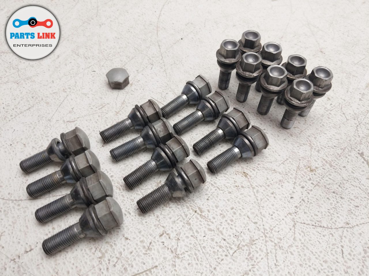 20162018 VOLVO XC90 T5 WHEEL RIM BOLT LUG NUT W/ LOCK KEY SET OF 21