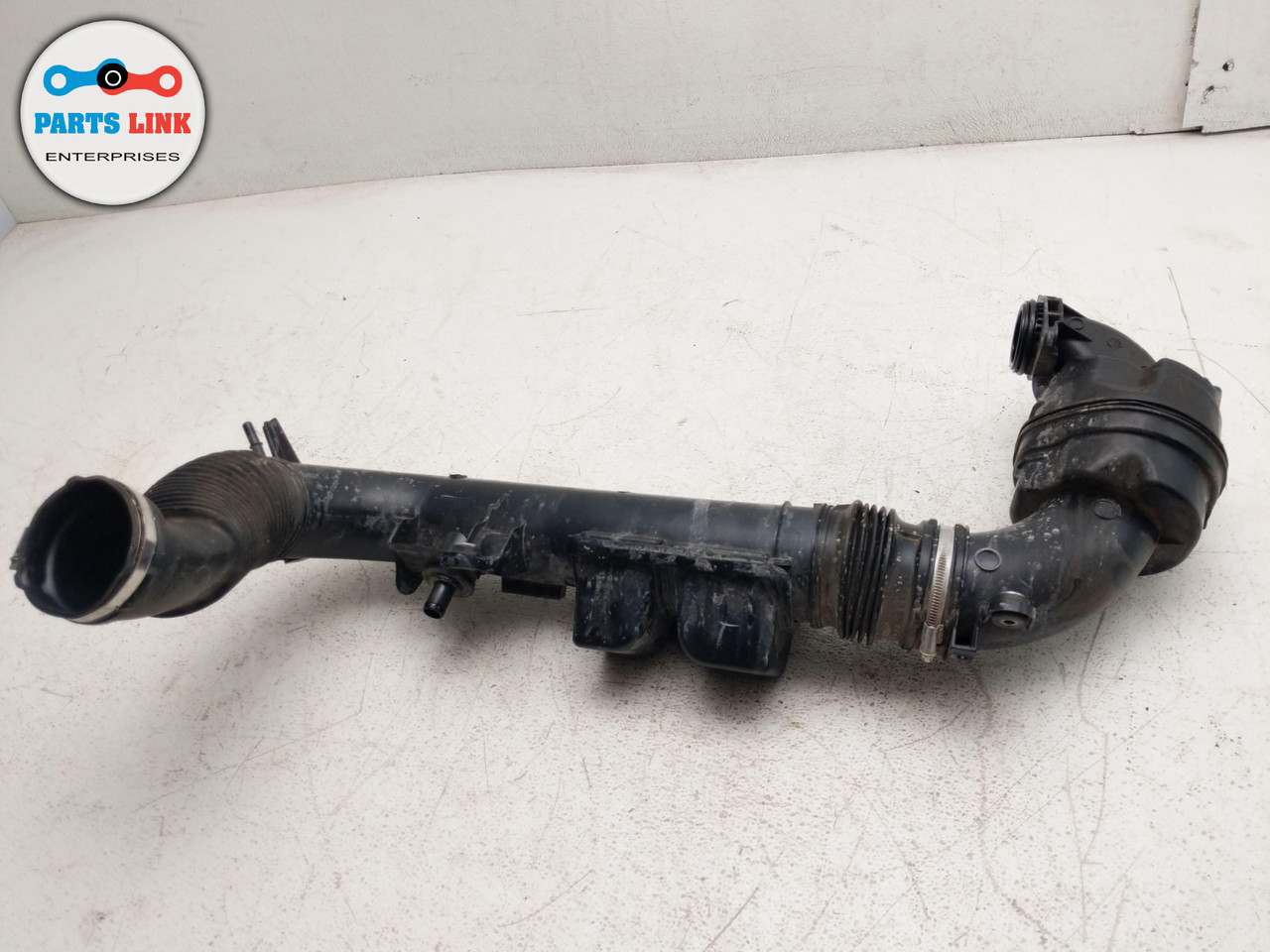 20162018 VOLVO XC90 T5 2.0L 4 CYL AIR INTAKE INTERCOOLER TURBO PIPE