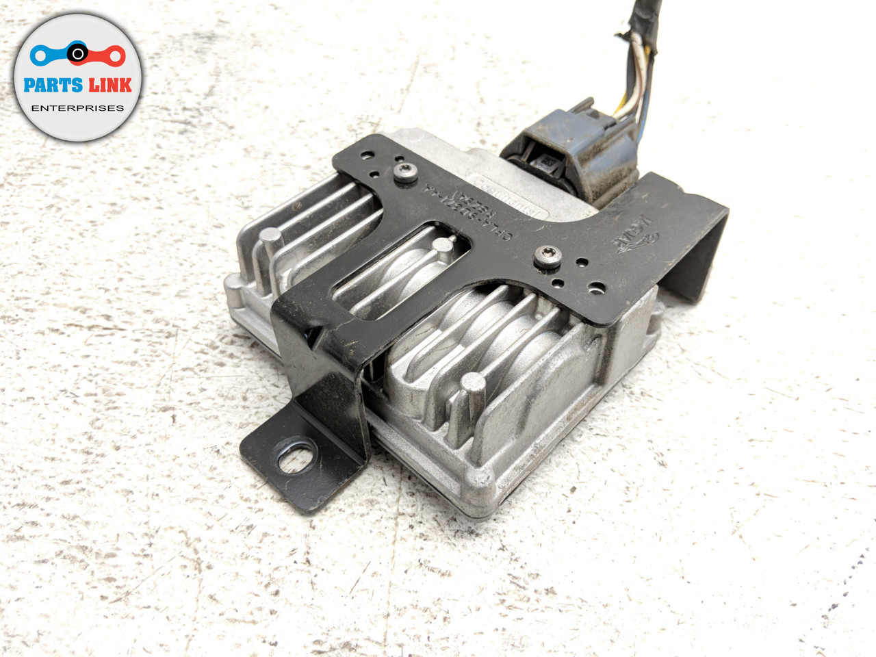 20132016 RANGE ROVER L405 3.0L V6 FUEL GAS PUMP CONTROL MODULE ECU