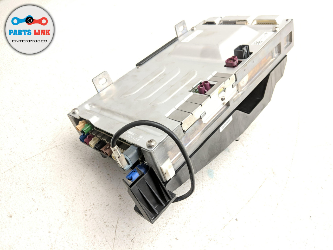 2017-2019 TESLA MODEL 3 MULTI MEDIA AUDIO CONTROL MODULE COMPUTER